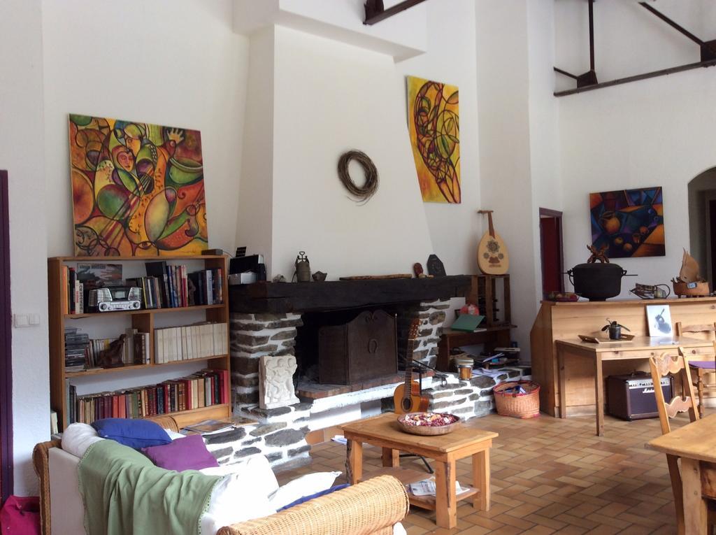 La Trobada Hotel Escaro Room photo