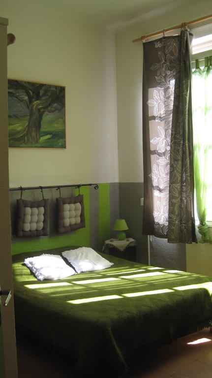 La Trobada Hotel Escaro Room photo